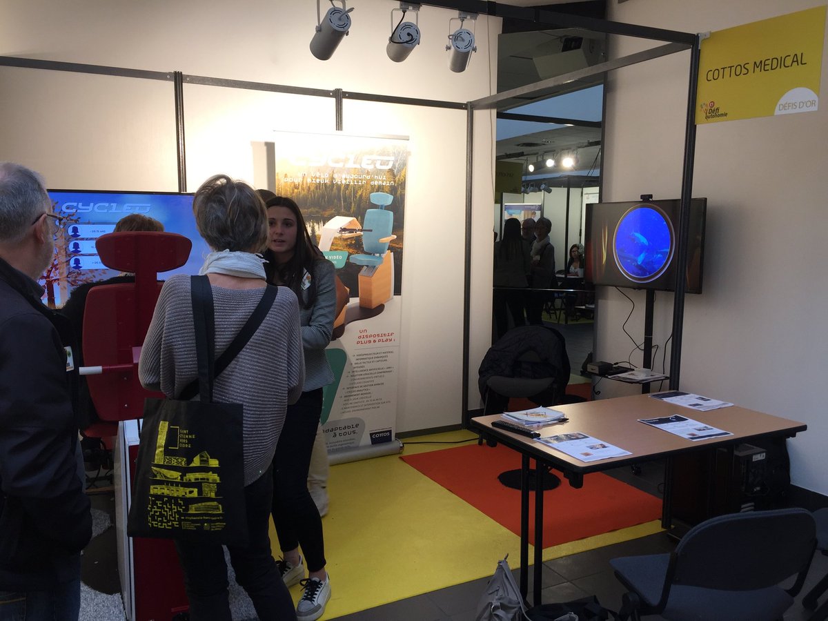 cosse_benjamin's tweet photo. Venez nombreux découvrir nos solutions de #vitalité pour les séniors institutionnalisés avec #ublo, @Memoride2, et #CycleoONE aux #DefisDor à #SaintEtienne ! 
Candice, Kenny et Etienne Pacreau vous attendent pour vous les présenter 
#maisonderetraite https://t.co/Txooz7fXPW