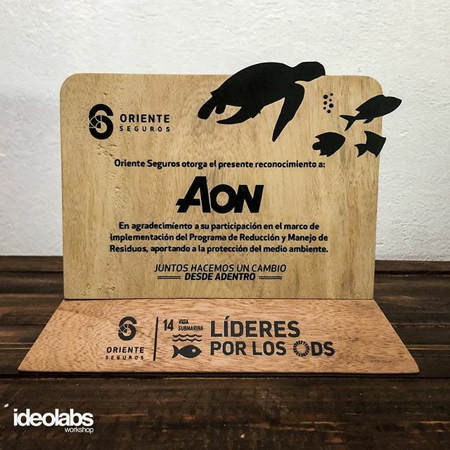 ideolabs_ec's tweet photo. 😀Iniciamos la semana compartiéndoles esta placa de reconocimiento  elaborada con retazos de madera colorado♻️, esta vez con una nueva técnica de estampado sobre madera 👩🏻‍💻
.
.
Prefiere sustentable y hecho por manos ecuatorianas 🙌
.
.
#sign #wood #woodwo… https://t.co/SjBZXGYRTn https://t.co/b0tEWuCZct