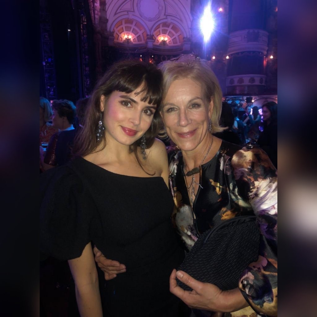 GenevieveWGaunt's tweet photo. Love this woman #esawards https://t.co/HjHWzX3uEl