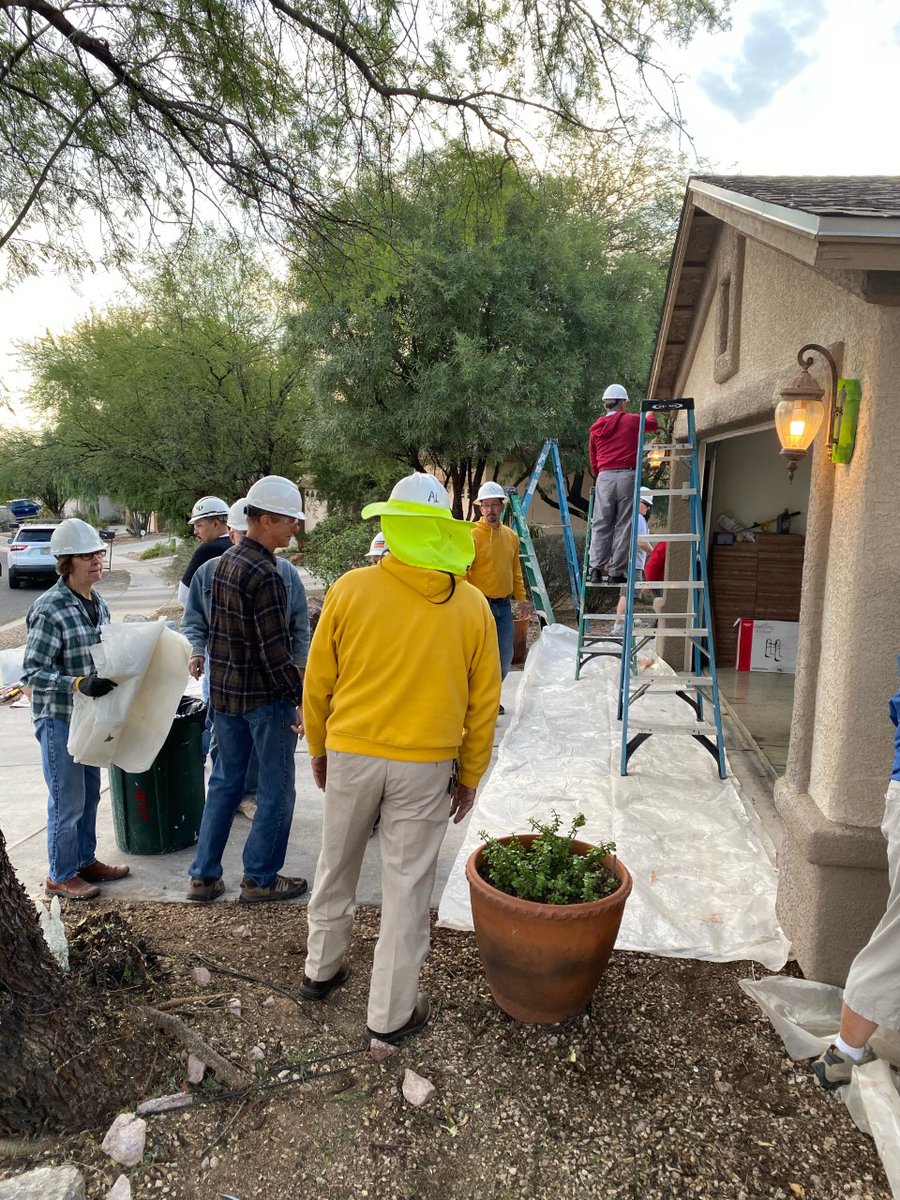 HabitatTucson's tweet photo. Thank you Faith Build volunteers! By giving this home a fresh coat of paint, you've restored pride and dignity in this family's home for many years to come!

#ABrushWithKindness https://t.co/6aSPs0Bj4w