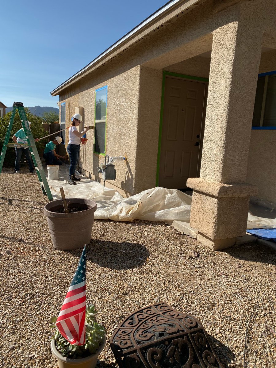 HabitatTucson's tweet photo. Thank you Faith Build volunteers! By giving this home a fresh coat of paint, you've restored pride and dignity in this family's home for many years to come!

#ABrushWithKindness https://t.co/6aSPs0Bj4w