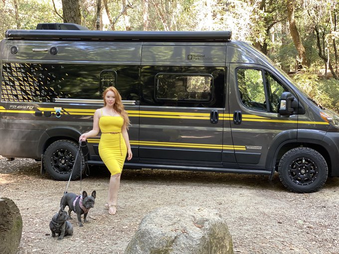 Watch Austin White's leaked NSFW photo on TwXstars