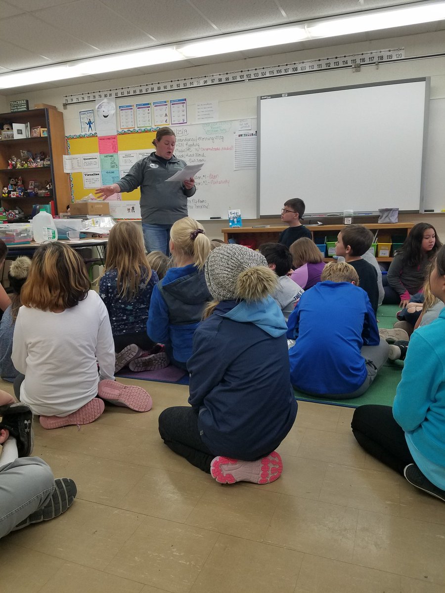 MarkNechanicky's tweet photo. @FreebornCounty @UMNExt @4H Amy Wadding sharing how water, in particular fresh water, is distributed around the globe. Important to understand how little of the water on earth is clean, potable, and accessible. #limitedresource @AlbertLeaSchool https://t.co/bwFtga1NVC