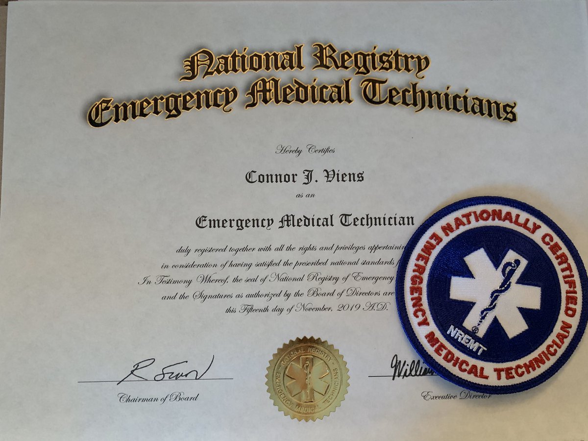 CoviSmite's tweet photo. Next Step: Paramedic ✌🏻 https://t.co/qewvSwawit
