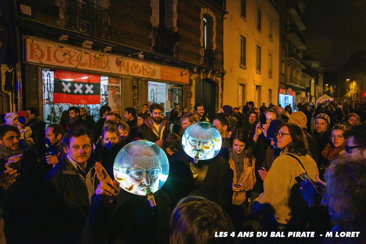 LeBalPirate's tweet photo. Merci à tous d'être venus si nombreux hier pour nos 4 ans !! Rendez-vous le 19 janvier 2020 pour le prochain #balpirate #Rennes #lesaquamens #dimanchearennes #lebalpirate https://t.co/WvFTV2qz1v