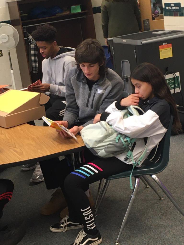 SLSeahawksBball's tweet image. Readers Are Leaders!

JV team at Hunter Woods Elementary.

@RAL_NonProfit 
@HuntersWoodsES