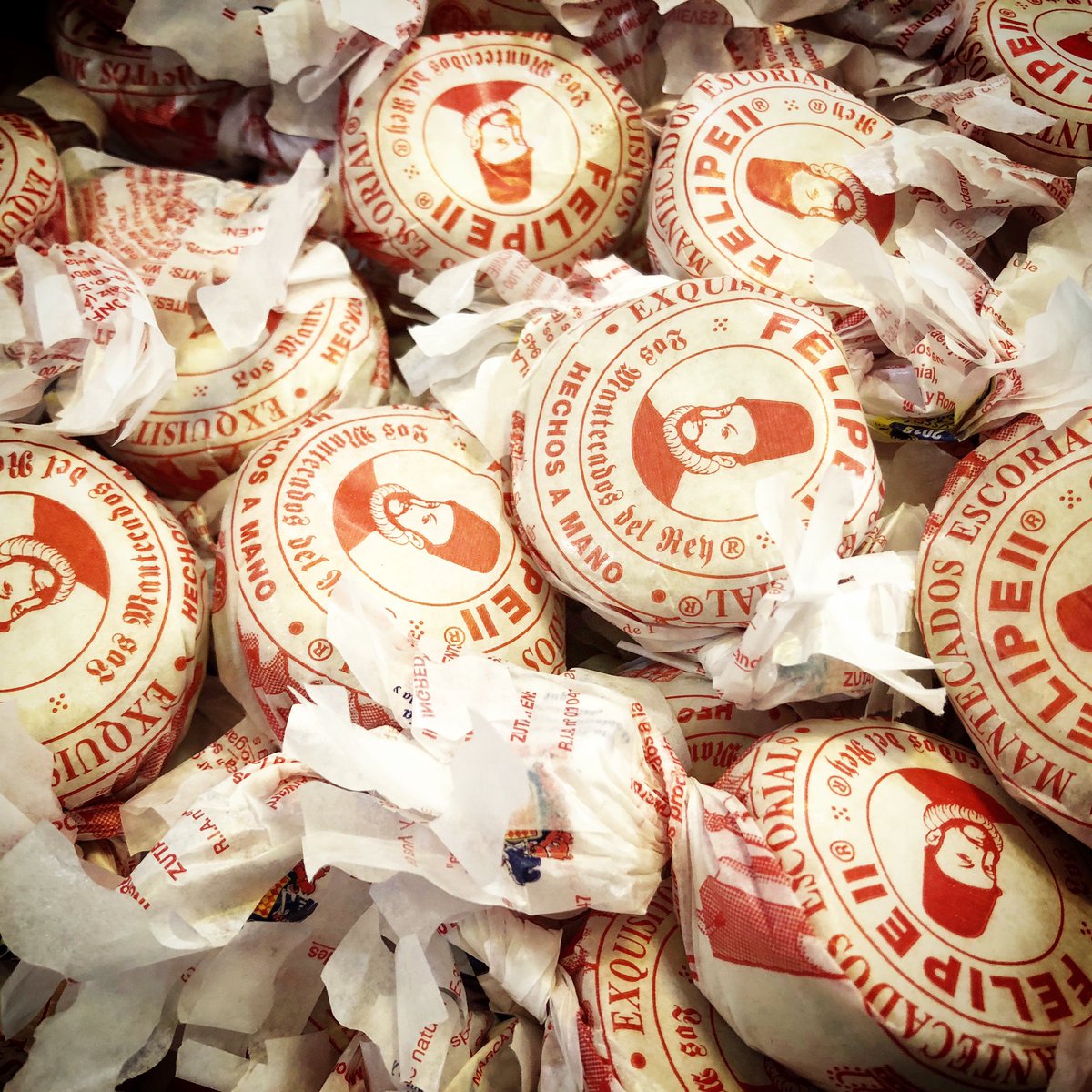 ‘Mantecados del Rey’... no has tastat res igual. Son fets a mà i cada un té el seu número de sèrie😲 la paraula boníssims es queda curta!! A gaudir-los! #mantecados #mantecadosdelrey #somcorbera #mantecado