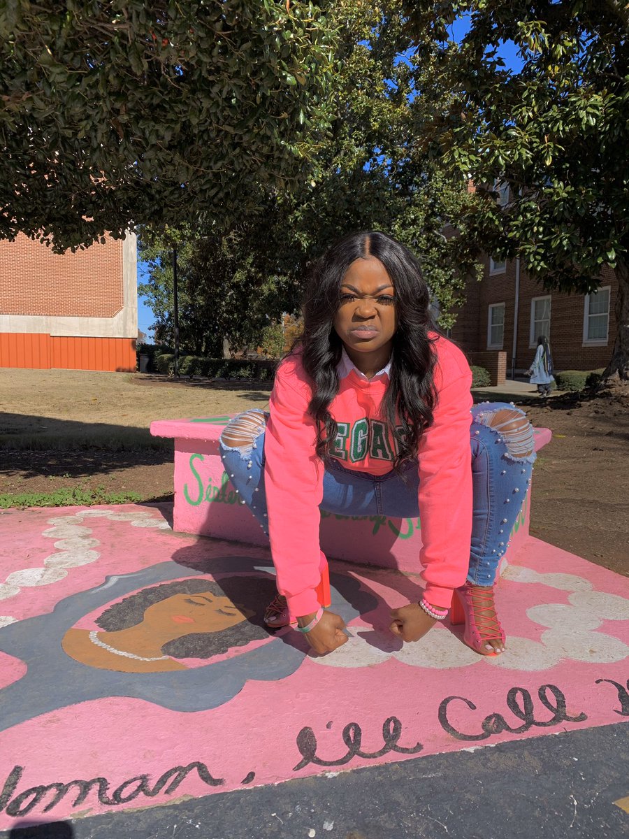 Hannah_Carnae's tweet photo. They knew I was Koming, just didn’t know how hard 💕💚 #PhirstDayOut https://t.co/t6eWzw4MaC