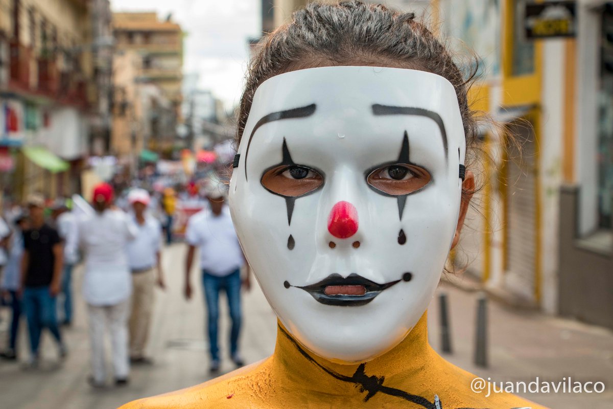 juandavilaco's tweet photo. Con arte, color y mucha creatividad se vive el #ParoNacional 
 en Sincelejo #Paro25N @juanbaracchi @CanalRCN  @NoticiasCaracol @Residente @ https://t.co/5cDvTKTvBS
