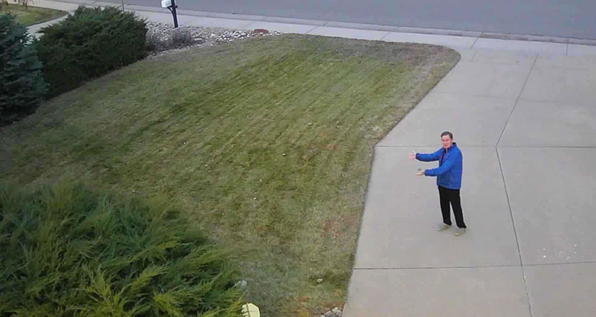 A man in suburban America has been live-streaming his front lawn for years. smithjournal.com.au/blogs/life/387…