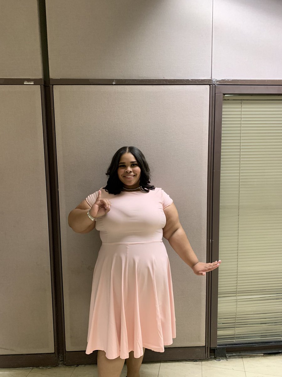 dahmarissss's tweet image. I made it to AKAland, I am proud to be a member of Alpha Kappa Alpha Sorority, Incorporated. THEE PHIRST AND THEE PHINEST.. meet Klass Act💞💚 #aka #aka1908 #betamu #20pearls 11-ΒΜ-19