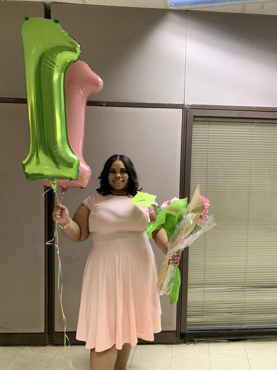 dahmarissss's tweet image. I made it to AKAland, I am proud to be a member of Alpha Kappa Alpha Sorority, Incorporated. THEE PHIRST AND THEE PHINEST.. meet Klass Act💞💚 #aka #aka1908 #betamu #20pearls 11-ΒΜ-19