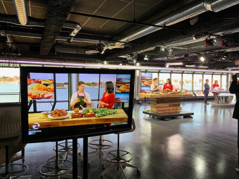 I was on @ktvu2 again this morning showing @gasiaktvu how I prepare some of the dishes we make for our Thanksgiving feast! If you missed it, click the link below to watch and get some turkey makin' tips. 🦃 😊

bit.ly/2pQPodV