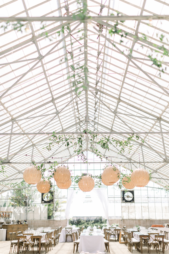 For the bride-to-be who believes less is more, you'll love these wedding ideas #onIBTtoday! ow.ly/eESH30pWiEc