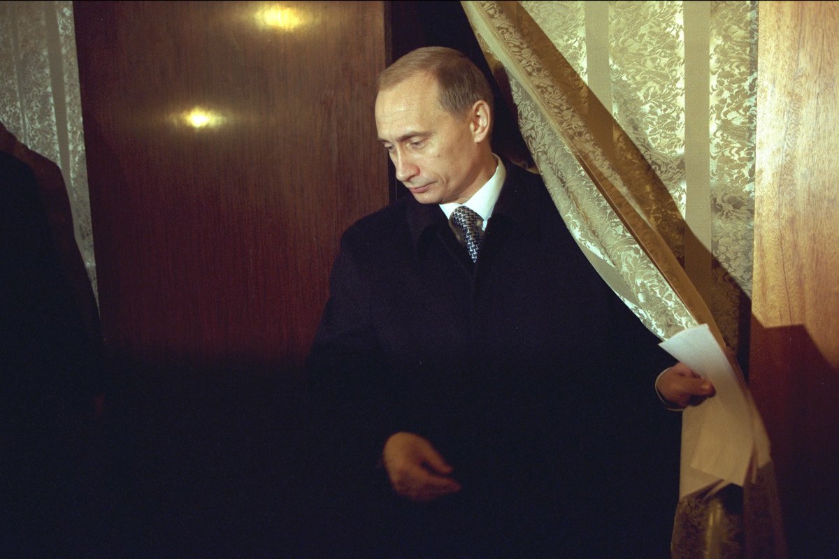 Putin worked his way from the FSB, the successor of the KGB, to prime minister to president. "My strongest memory was that he made no memory ... He made virtually no impression back then.” — Michael  @McFaul, who crossed paths with Putin in the 1990s. https://www.axios.com/vladimir-putin-20-year-anniversary-president-2670dcd5-bd38-46b3-b069-cd61c543a2f9.html?utm_source=twitter&utm_medium=social&utm_campaign=organic&utm_content=1100