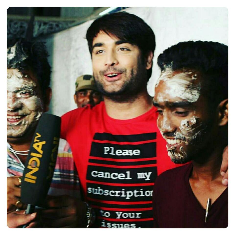 “The man with title Human being ”He's a rare person in a difficult medium to be yourself!  his Humble Nature is enough My Vote goes to  #VivianDsena for ●Sexiest Star of The Decade ●Sexiest Star of 2019 #AsjadNazirSexyList2019 #EasternEyeSexyList2019  @asjadnazir