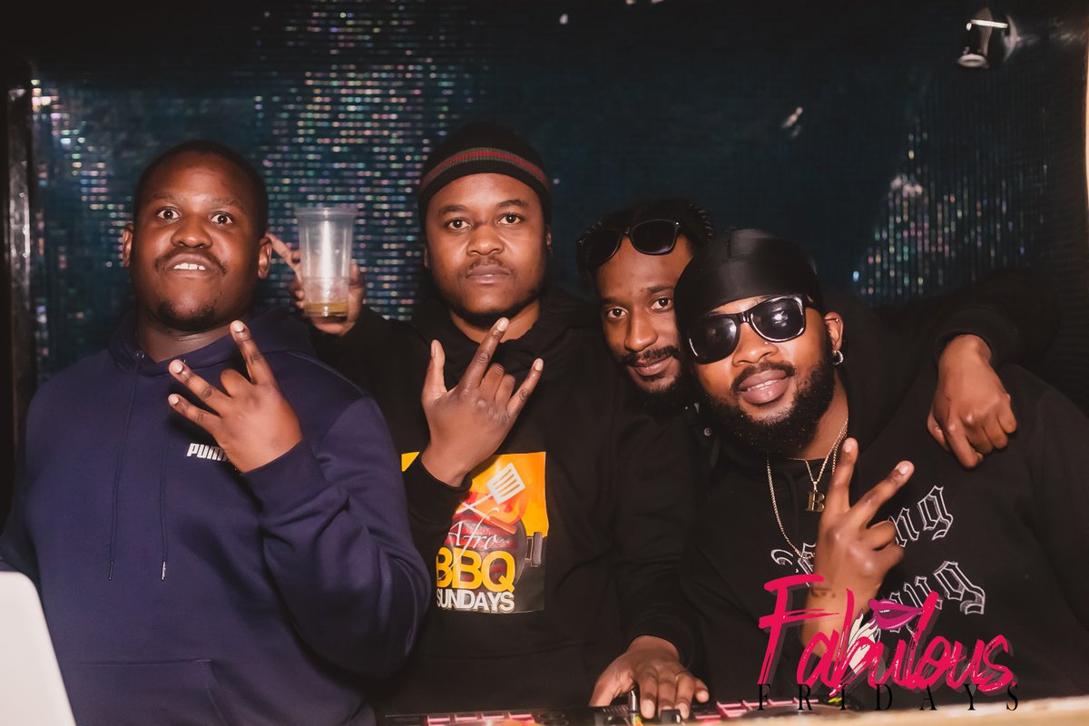Munyaking02's tweet photo. @korrinesky @tinGunn3R @djrilla_ @Biggsrilla π¨ π₯π₯π₯π₯π₯.. #fabulousfriday That feel good Friday feeling. The hottest new Friday night in town π¨ #Anonymous #nightclub #exclusive #vip #club #opentill6am #rnb #hiphop #charts #leicester #party #vibes #ciroc #watermelon #vodka https://t.co/vLoCArnIDW