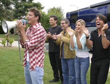 LTelecommande's tweet image. Est-ce que quelqu&apos;un se rappelle de l&apos;émission #LesMaçonsDuCoeur ?

Car en vrai quand j&apos;étais gosse, c&apos;était vraiment le feu. On regardait des gens construirent des maisons de ouf, crier sur un bus, puis ils avaient tous le smile !

Rhlala...que de souvenir !
#tvtime #vintage