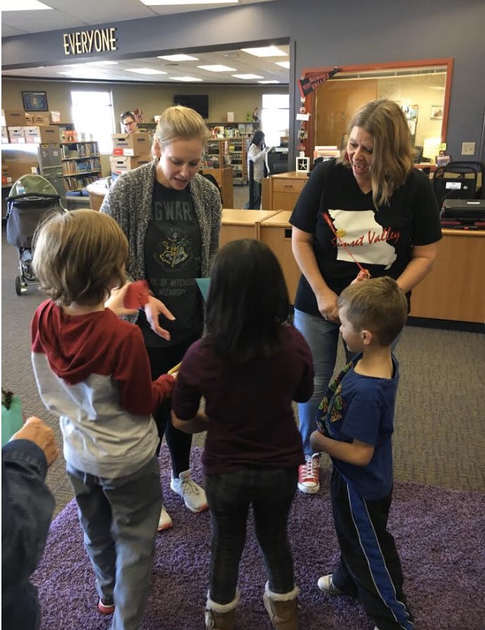 1stgradeSVE's tweet image. Spreading a little kindness to our librarians. #SVEKindnessChallenge #jagsquad