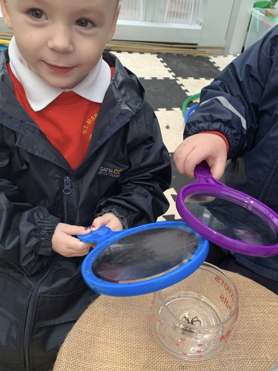 st_marks_eyc's tweet photo. We found a spider 🕷 “I can see orange on its back” “It has eight legs” “It’s a big one” #curiousity #investigation #canwekeepit 🙈😁 https://t.co/x9UnPudDjy