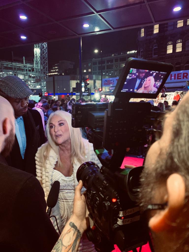 whitexmasshow's tweet photo. Our red carpet was in full swing as we welcomed some familiar faces into the theatre to kick of the festive season...🎄❄️ 

#WhiteChristmasShow https://t.co/sjKCaUYxY2