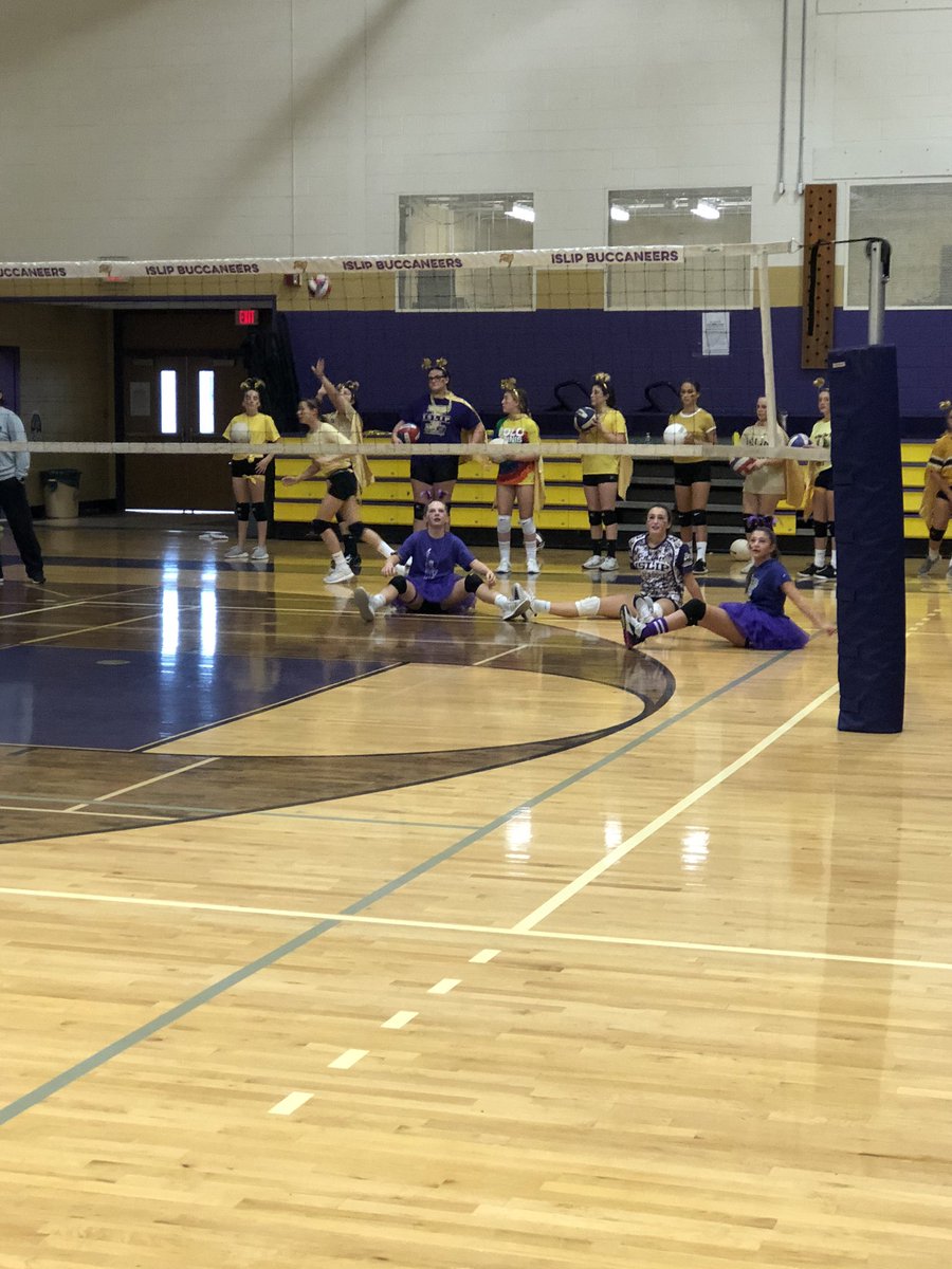 IslipVolleyball's tweet photo. IMS VB color wars! Purple vs Gold #teambonding #IVBFAM #futurestars 🌟 https://t.co/fgJwPxLH5q