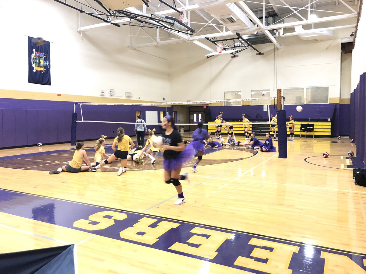 IslipVolleyball's tweet photo. IMS VB color wars! Purple vs Gold #teambonding #IVBFAM #futurestars 🌟 https://t.co/fgJwPxLH5q