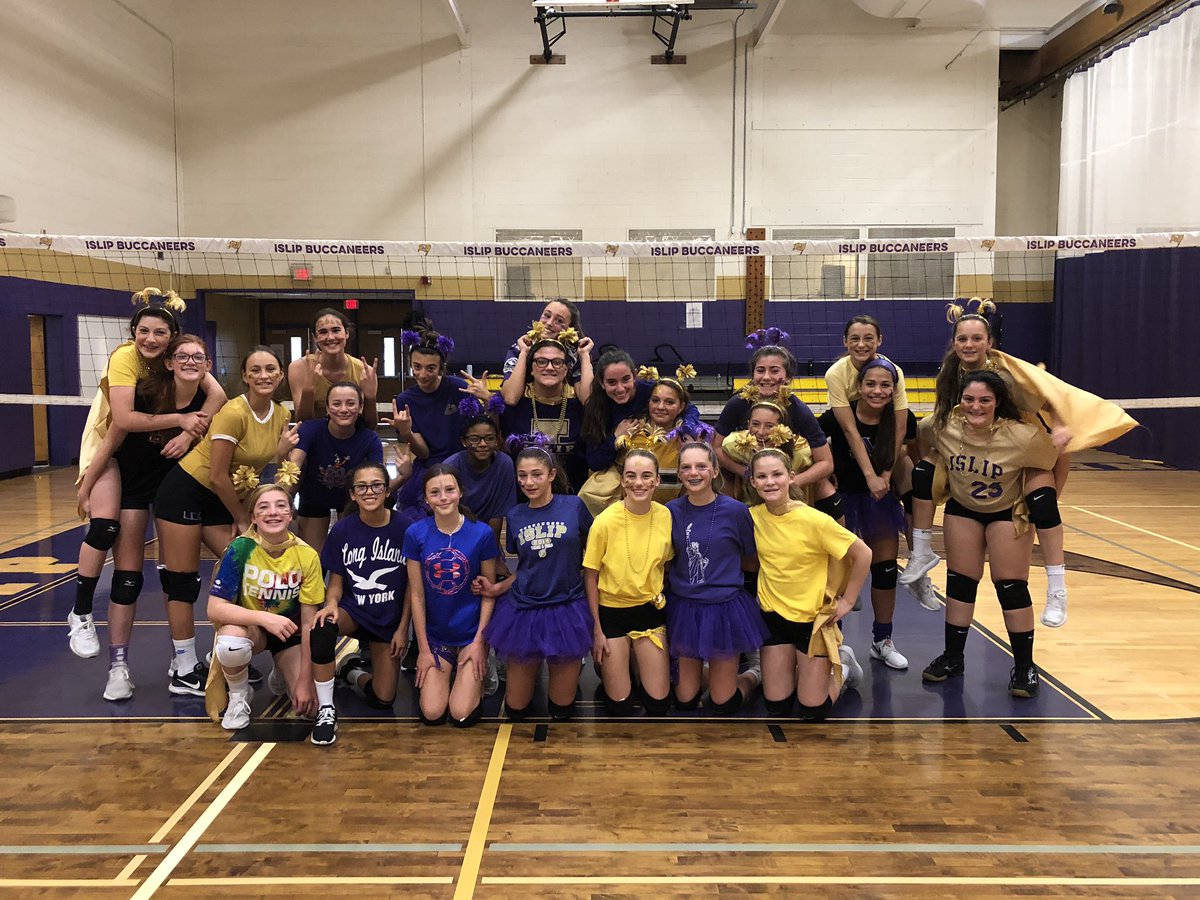 IslipVolleyball's tweet photo. IMS VB color wars! Purple vs Gold #teambonding #IVBFAM #futurestars 🌟 https://t.co/fgJwPxLH5q