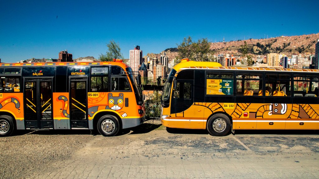 LaPazBUS's tweet photo. Los buses #ChikiTiti 😺🐾entrarán en funcionamiento para compensar los actuales siete trayectos del #PumaKatari. 💛🚍

Más información: https://t.co/yzqu47qvYo

#LaPazBUS #ElPumaVuelvePronto #ChikiAlRescate #Unidos #NadieNosDetiene https://t.co/dtwIN5MnKK