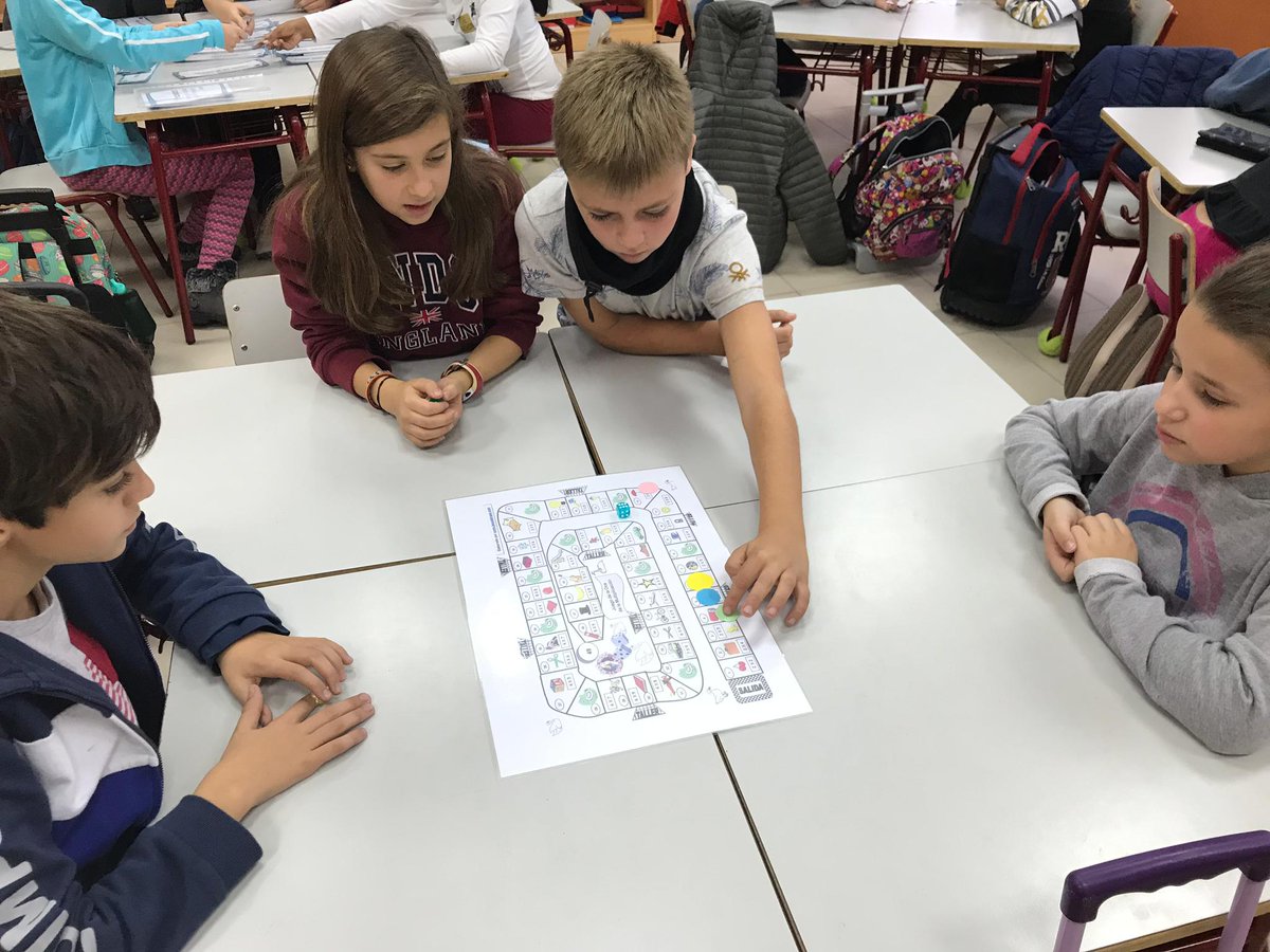 cpb_ileonor's tweet photo. En 4º de Primaria repasamos contenidos de lengua y mate a través de estaciones de trabajo. ¡Nos divertimos y aprendemos en Equipo! Fomentando el aprendizaje cooperativo @cineticaeduca https://t.co/QVumNxQpTM