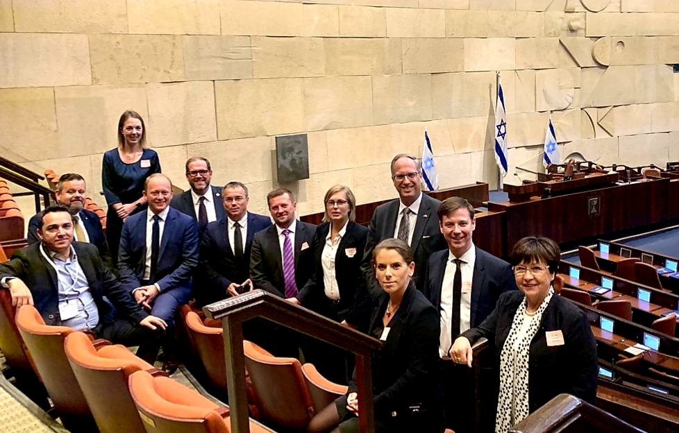 MichaelPanse's tweet photo. Gespräch in der Knesset mit dem Abgeordneten @OferShelah #ElnetD #ILFK19 #Israel #Jerusalem https://t.co/yckbxq2sxu