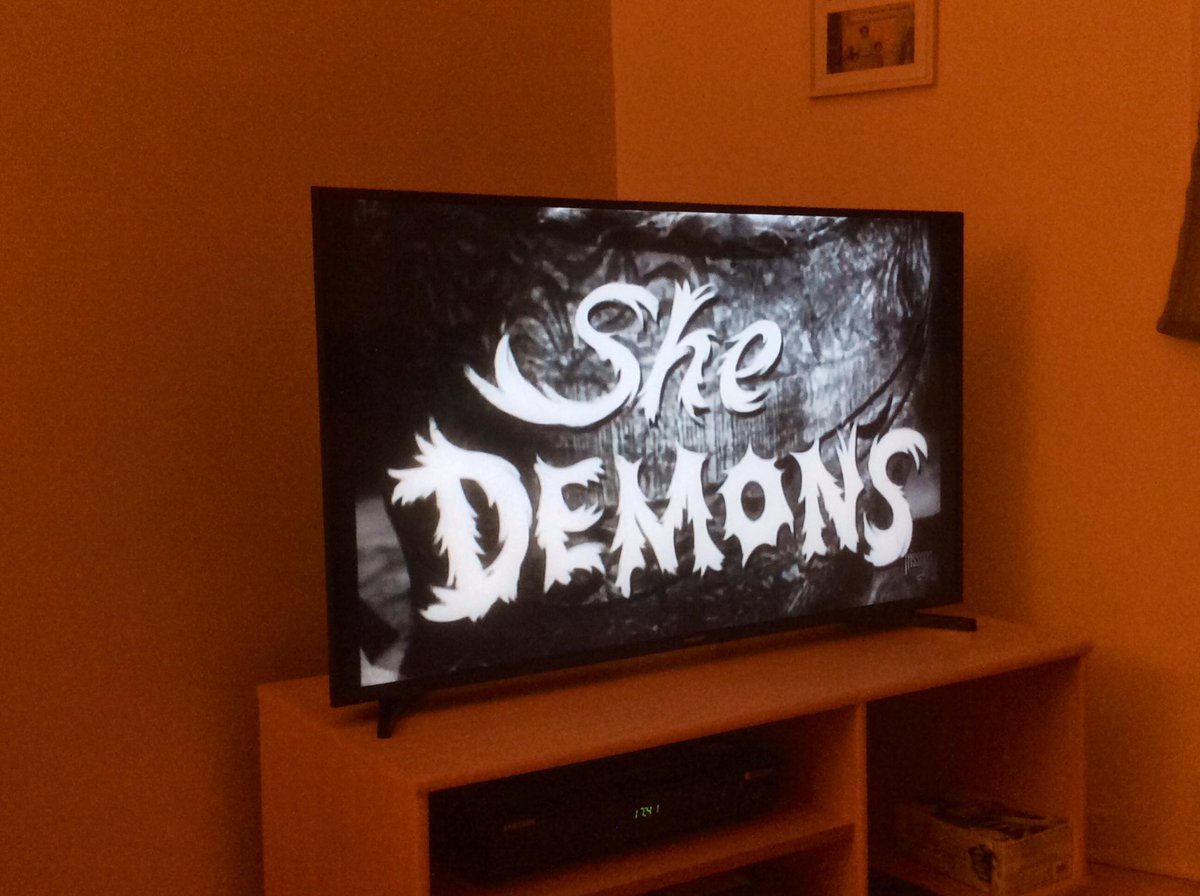 christophecouet's tweet image. Alors, là ! #FemmesDémon (1958 -  #SheDemons) de #RichardECunha... de l’aventure, du fantastique, de la science-fiction et de l’épouvante... je ne sais pas dans quoi on s’embarque mais on y va... très vielle copie en prime !