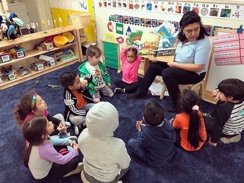 Happy #ReadfortheRecord day! This years Read for the Record book is Thank you, Omu! by Oge Mora. It’s a wonderful story about a generous elderly woman who makes a fantastic pot of thick red stew. Our children attentively listened to the story read by their teacher. 📚