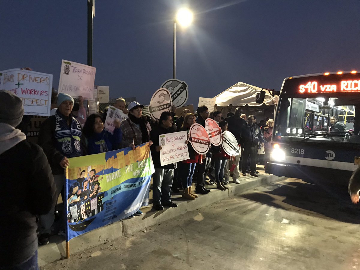 DebAxt's tweet image. This is incredible support for #AmazonWorkers joining @AwoodMpls and workers across the nation.#HumansNotRobots