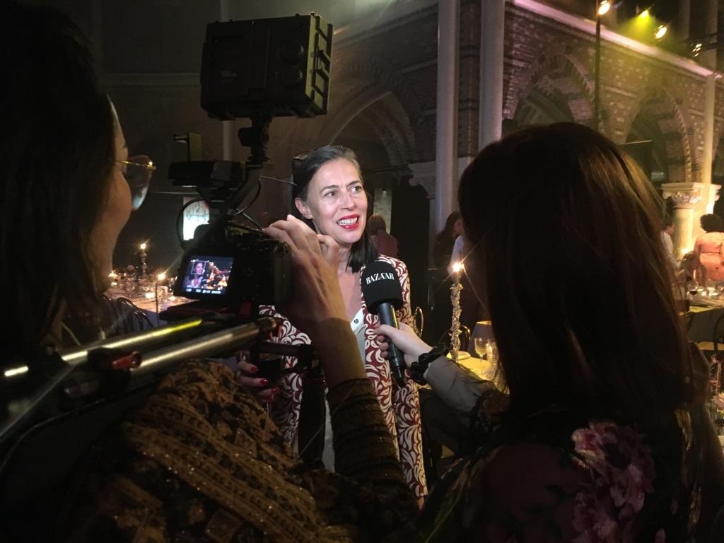 Zo trots! Onze <a href="/AdelheidRoosen/">Adelheid Roosen</a> wint de @Bazaar_nl Woman of the Year Publieksprijs. 
 ‘Altijd is ze dichtbij zichzelf en anderen gebleven. Geen wonder dat het publiek de afgelopen maanden vooral op haar stemde.’ Aldus het juryrapport. Stemmers bedankt!