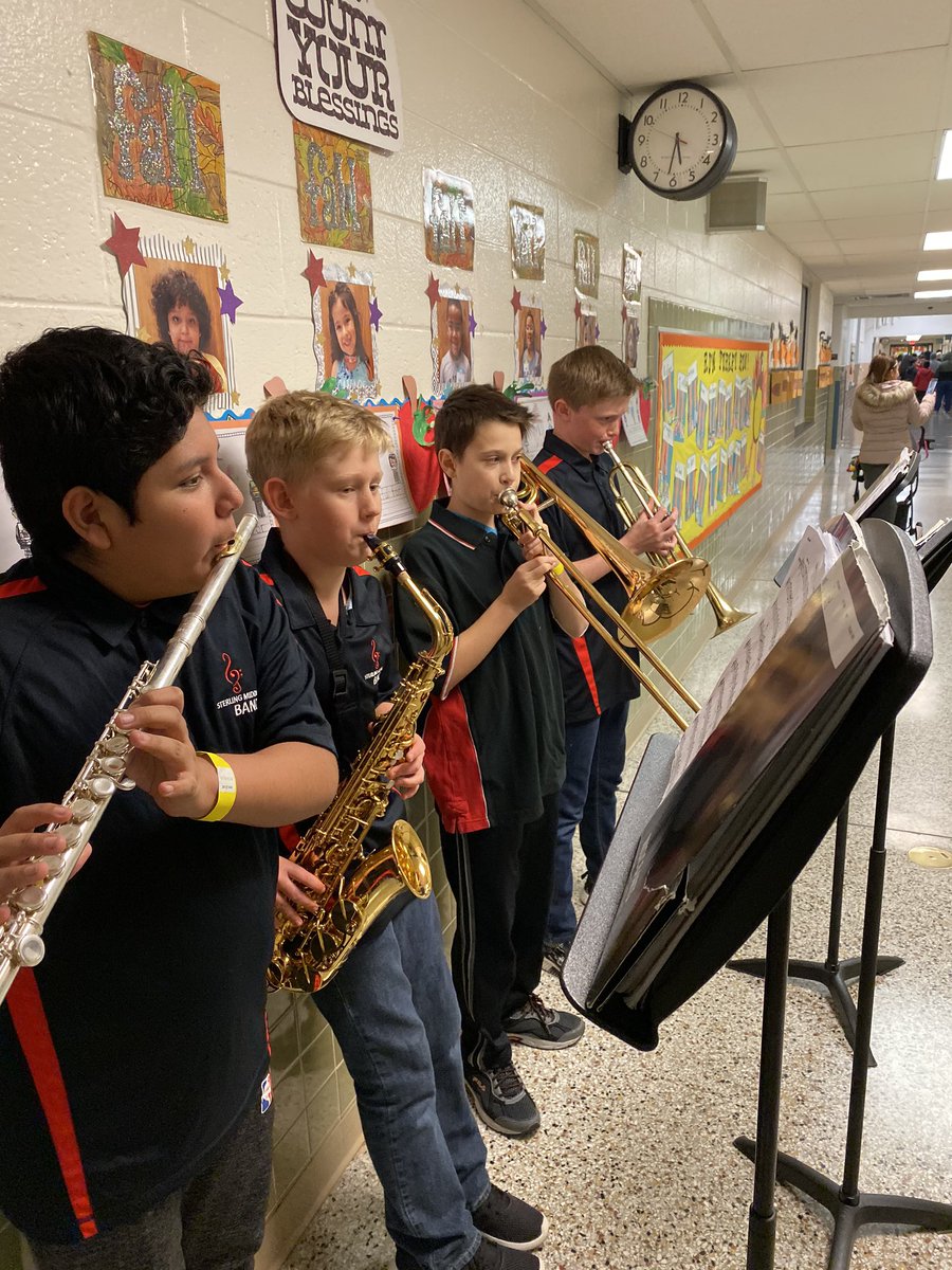 The energy in here is amazing! Thank you <a href="/GuilfordEle/">Guilford Elementary School</a> for your annual community Thanksgiving Dinner! This  is what you call an outpouring of LOVE! #lcps20 #thankful <a href="/SterlingMSBand/">Sterling Middle School Band</a> <a href="/LcpsOutreach/">LcpsOutreach</a>