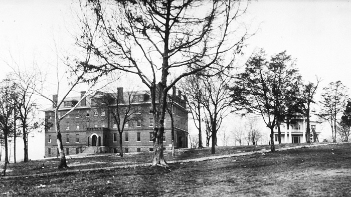 We turn the dial on the Wayback Machine to 1905 for this Vanderbilt history lesson of a 'prominent black university' that was once located on Peabody campus. Read all about it: bit.ly/2qOjXBp #HBCUs