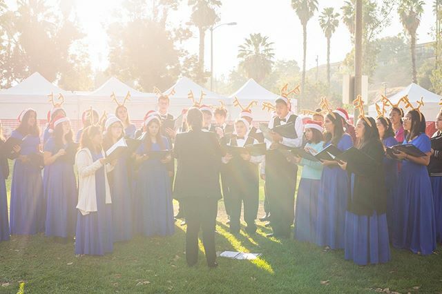 laceupseries's tweet photo. We’re pleased to announce Riverside Poly High School Chamber Singers and Ramona High School Madrigals as the 2019 Riverside carolers! #lexuslaceup #riverside #running #laceuprunning https://t.co/dMFOu5aNtn https://t.co/OMueh1VHMF