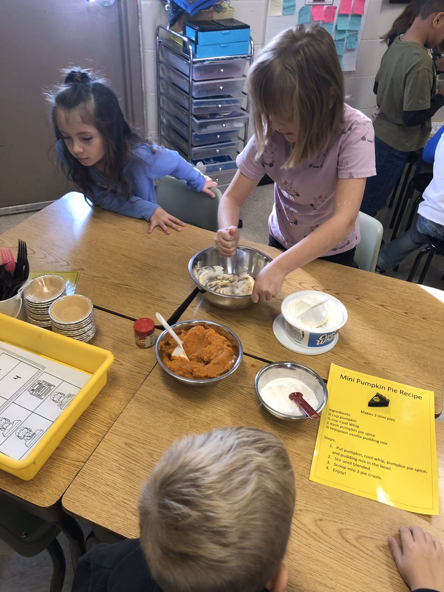 ShaffeShane's tweet photo. A day in the life of a pilgrim in Mrs. O’Shea’s &amp; Mrs. Shertzer’s 1st grade classrooms. #STEAM #handsonlearning @BCSLeaders @BerkCoSchoolsWV https://t.co/7DFe5oaoDz