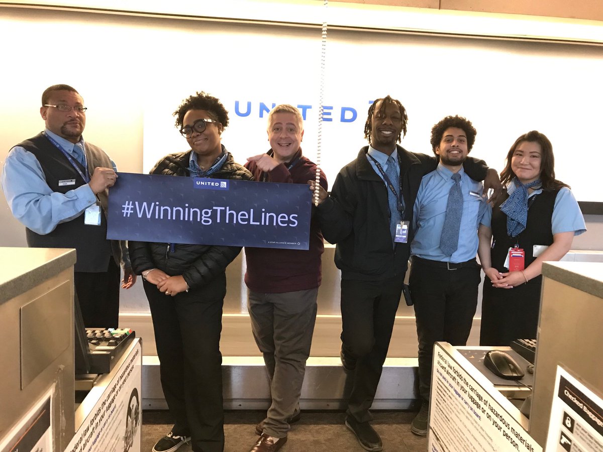 JSebas0419's tweet photo. ⁦@weareunited⁩ #winningthelines ⁦@BrianFKennedy⁩ ⁦@LouFarinaccio⁩ First stop on Lou’s Team 2 tour.  We recognized employees the Core4 way.  Thanks for visiting BUF https://t.co/NipdfX2Ty6
