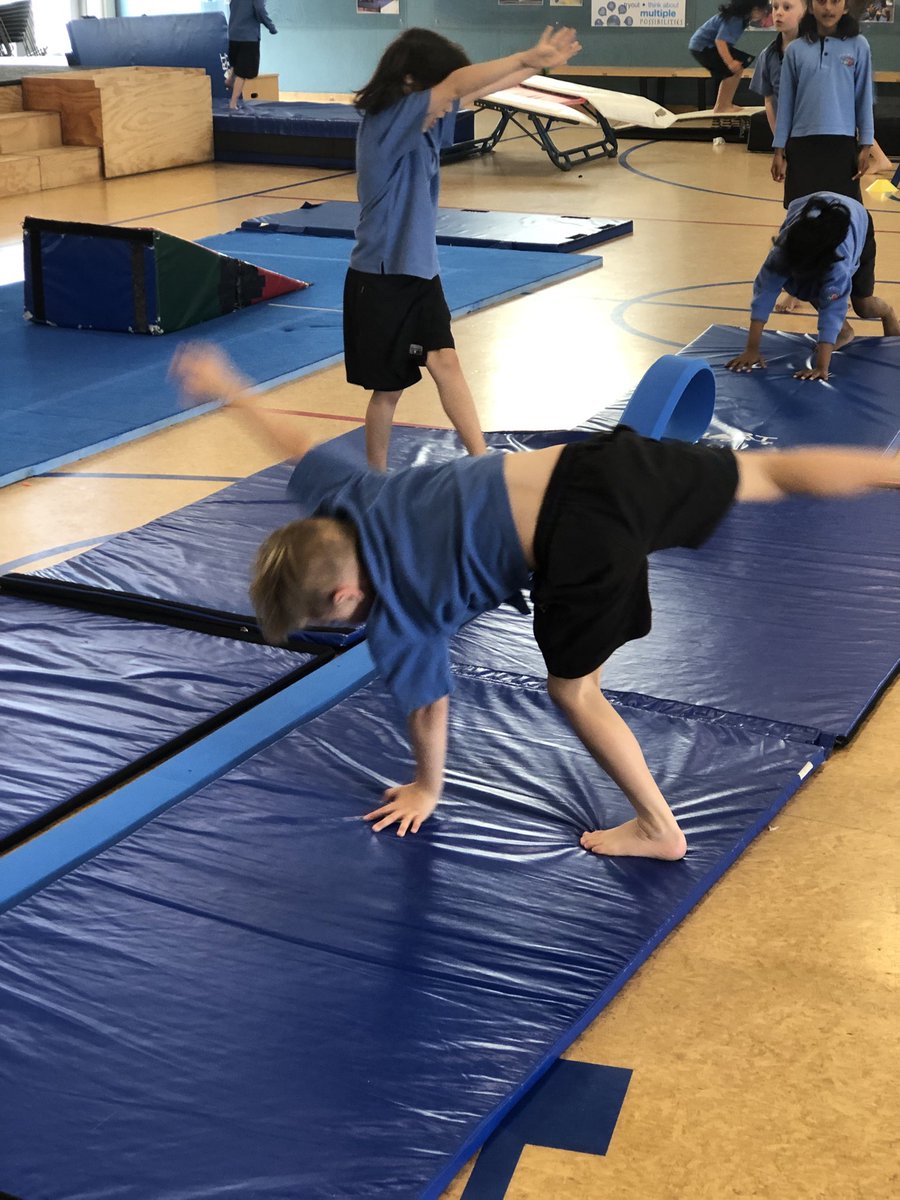 ⁦<a href="/StonefieldsSch/">Stonefields School</a>⁩ we really love our gymnastics in Akomanga Rua. A great time to be practising growth mindset #mumdadIgotthis