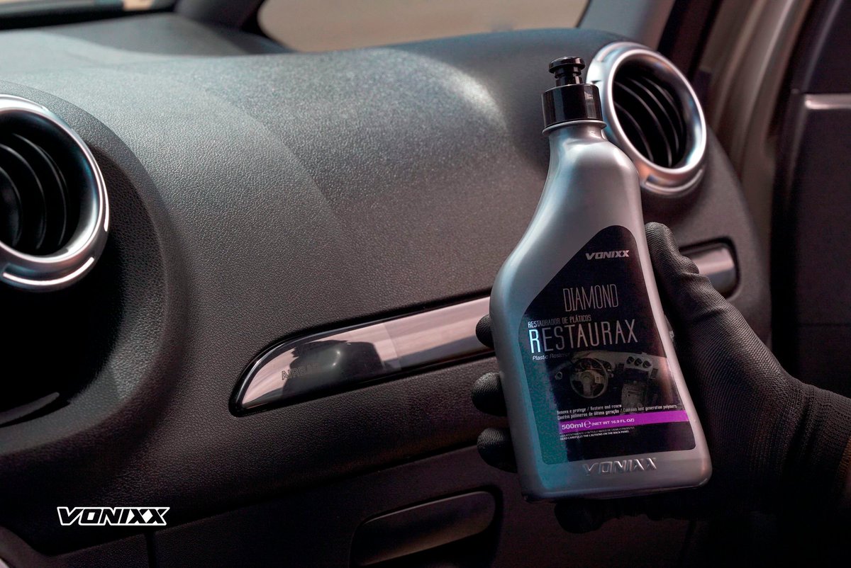 O brilho dos plásticos do seu veículo já não é mais o mesmo? 🚘 Restaurax renova e promove brilho nas superfícies plásticas internas e externas Além disso, protege dos raios UV e ações do tempo. 😁