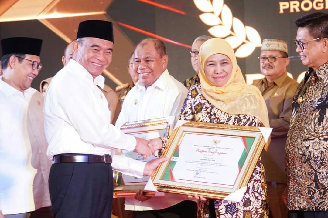 Rakornas PID thn 2019 dibuka Menko PMK Prof Muhadjir Efendy, Senin (25/11). Rakornas dihadiri 500 lebih peserta dari 33 provinsi. Rakornas berlgsung mulai 24 hingga 27 November.

#rakornas
#rakornas2019
#danadesa
#inovasidesa
#pid
#kemendespdtt
#ditjenppmd
#direkotoratpmd
#desa