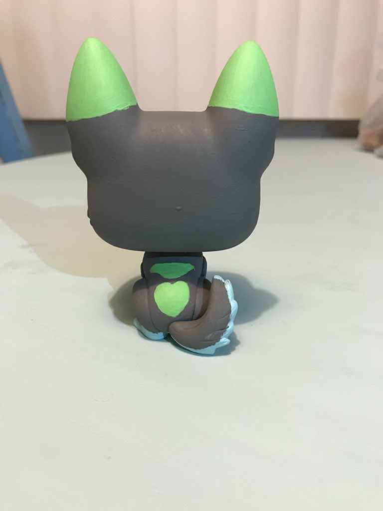 wolfypuppypaws's tweet photo. I’m gonna start taking commissions for these! Funko POPs painted as people’s characters! 
-
I only have one example at the moment and the hair was a quick temporary for picture reasons!
-
Pm or comment if interested or for  info!! ❤️
-
-
#paint #funkopop #vinyl #furry #wolf https://t.co/58Fs3HX1r4