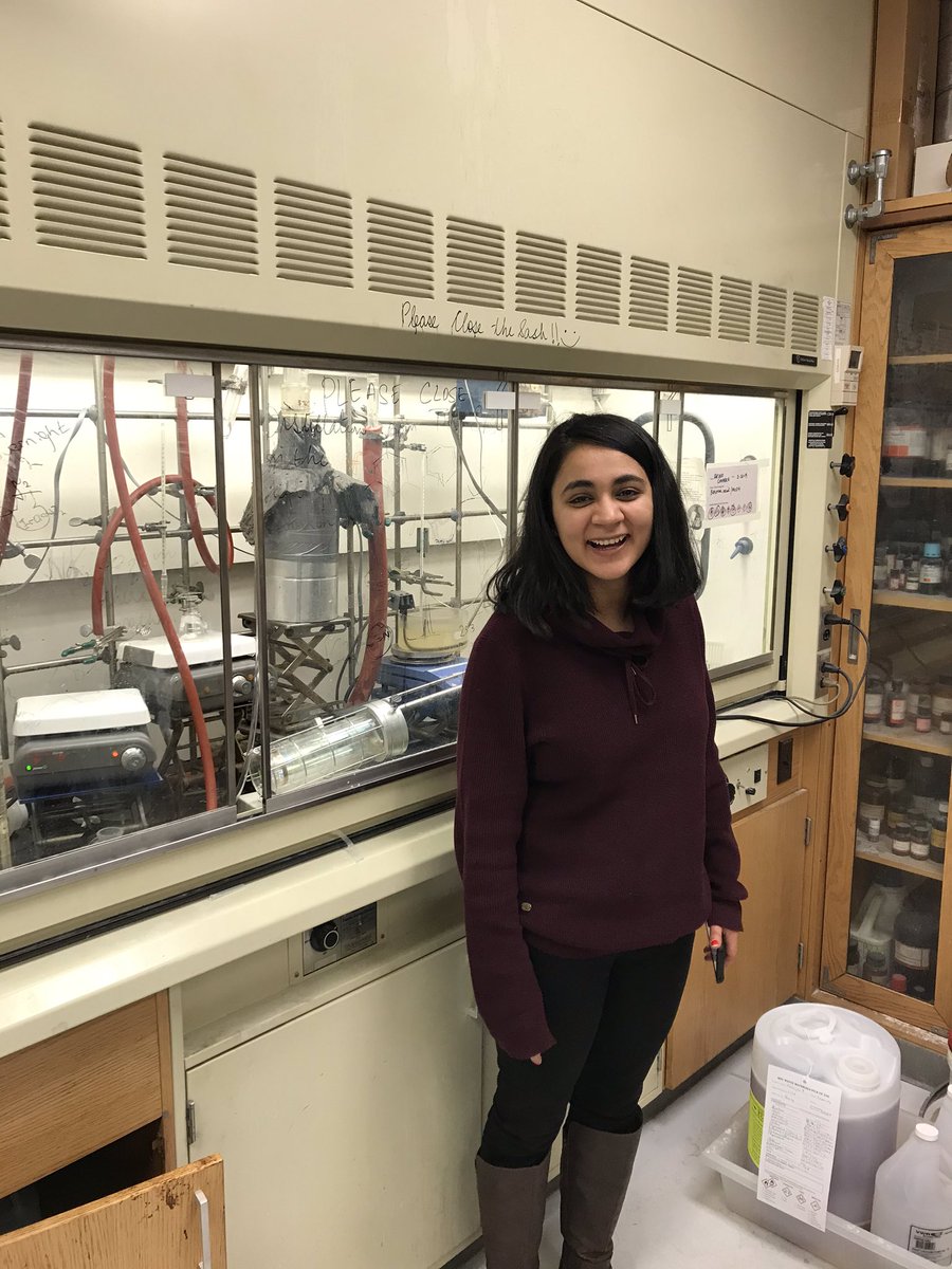 MaleczkaC's tweet photo. Arzoo working late tonight! #chemistry https://t.co/N1yzwHDU0V