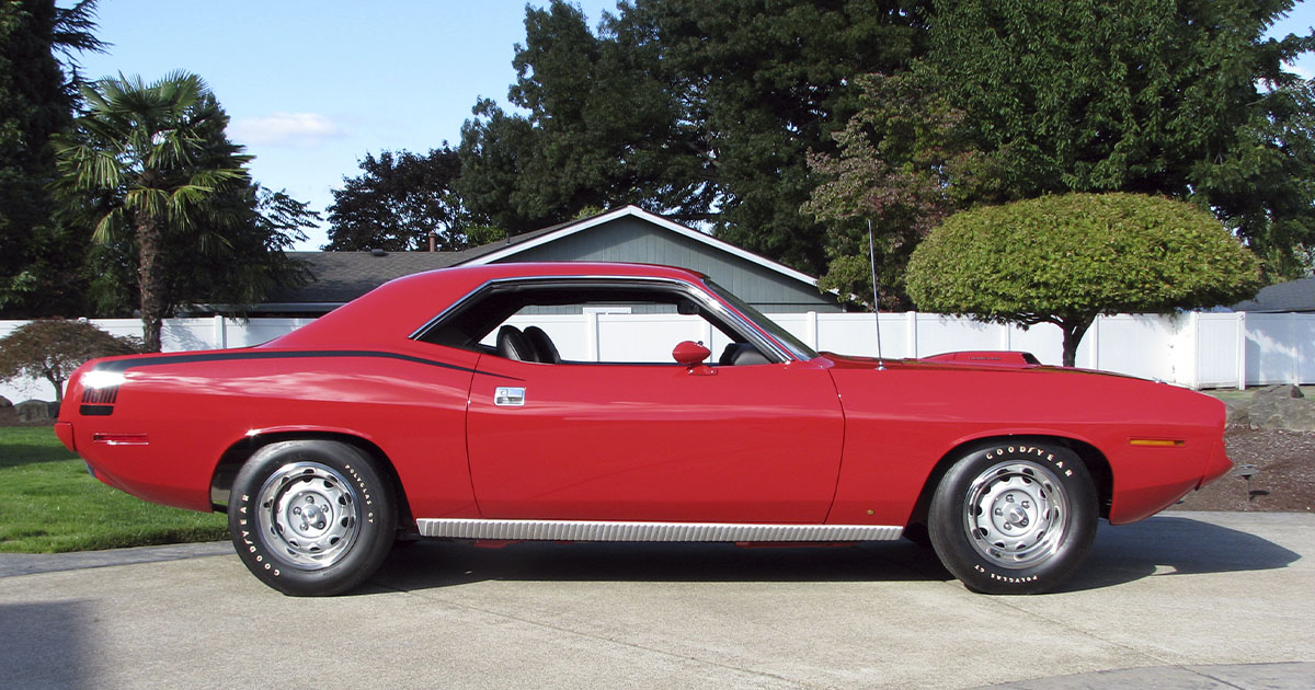 SCOTTSDALE AUCTION PREVIEW: Holy HEMI! This true R-Code 1970 Plymouth HEMI ‘Cuda was born with a 426 HEMI engine, Shaker hood and retains its original Fender Tag. 

Lot 1320.1: j.mp/20SD1970HemiCu…