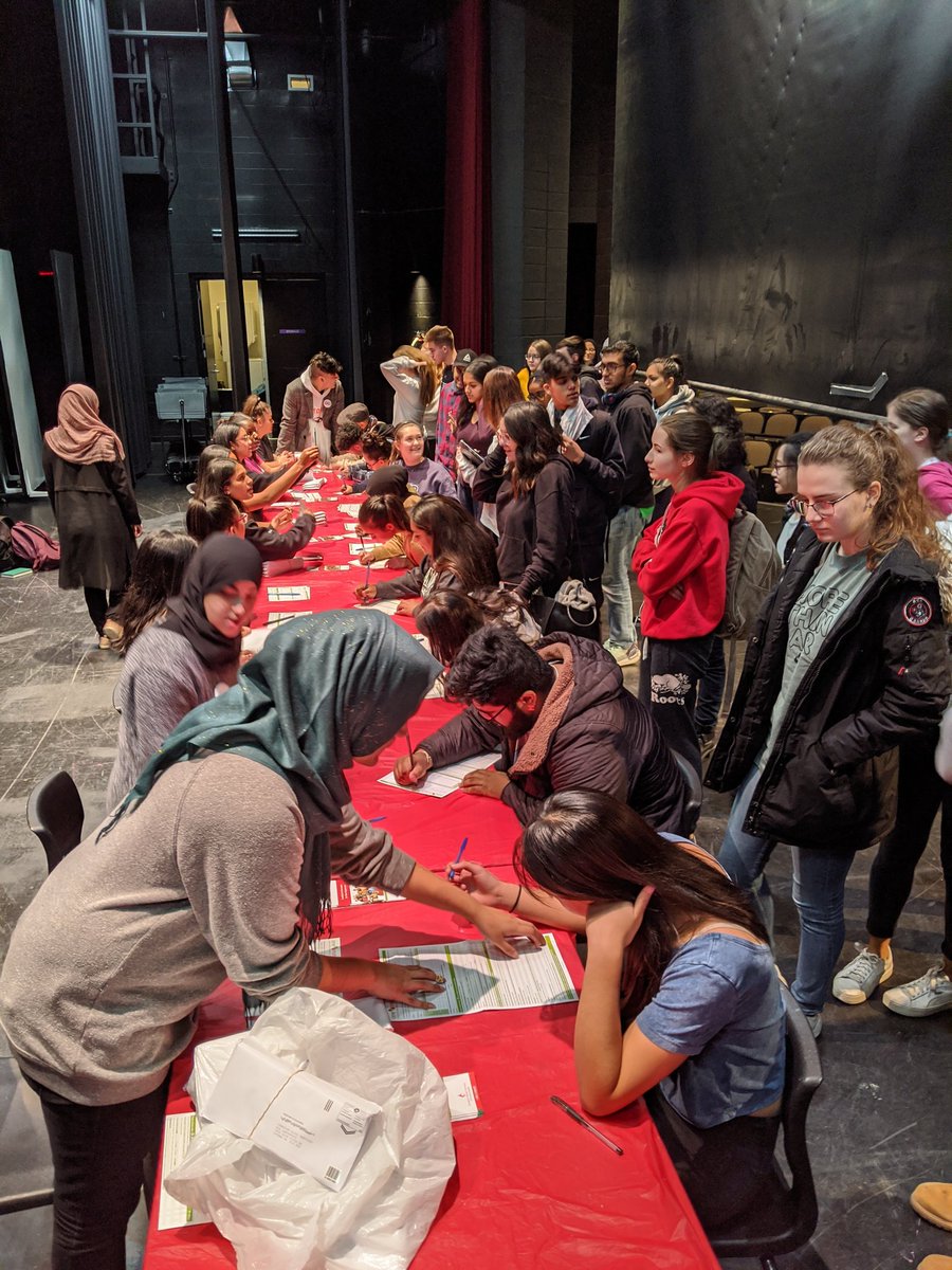 ldhmrlind's tweet photo. What a turnout for our student organized stem cell registration event today.. 95 students added to the registry! Way to go Ravens! 💉 @StemCellSteve @LifelineOTT https://t.co/IzlNtikNLK