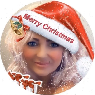 chardonaybromle's tweet photo. #NewProfilePic Christmas is on its way 😘 https://t.co/YeqJ1tuOoR