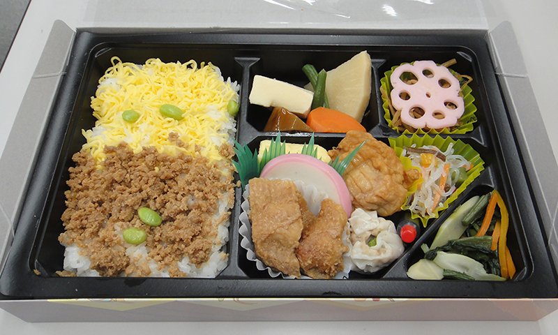 analog_synth_jp's tweet photo. 弁当付き見学券の販売は本日23:55まで。参考までに、だいたいこういう雰囲気の弁当です（毎回内容は変わります）。第19回アナログシンセ・ビルダーズ・サミット https://t.co/RqG2YtjTxn #ASBS19 https://t.co/Eh6mNVXu78