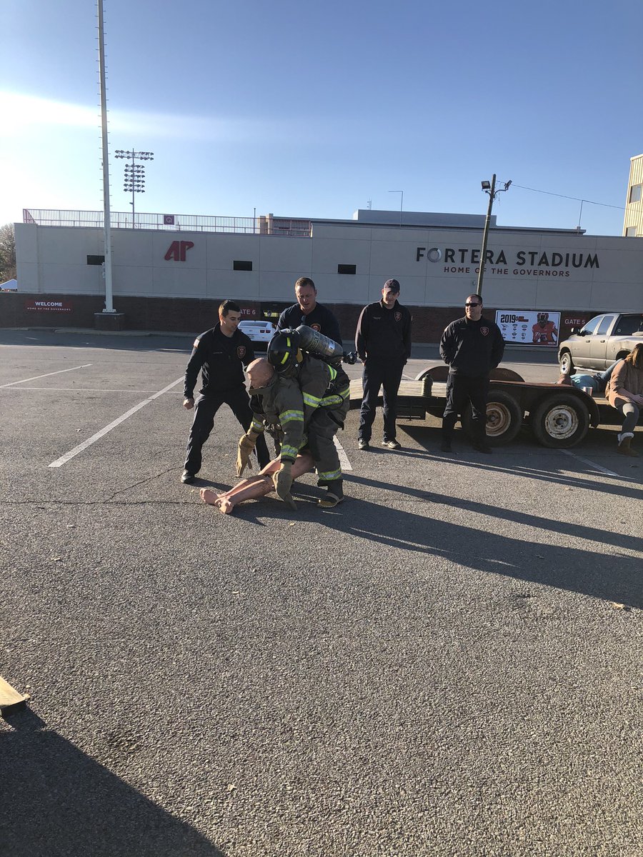 APSUPike's tweet photo. Yesterday, we held our annual Fireman’s Challenge philanthropy which in turn raised over $6,100 for the Clarksville Fire Department. 
We would like to congratulate the 2019 Fireman’s Belle, Miss Jessica Mallery, and to the winners of both the Men’s and Women’s Divisions. https://t.co/z4a0tf4Ydn